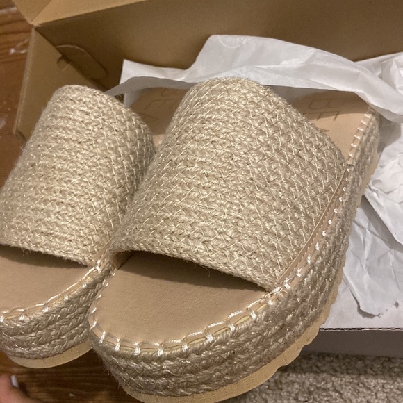 Cute wedges - Picture 3 of 3